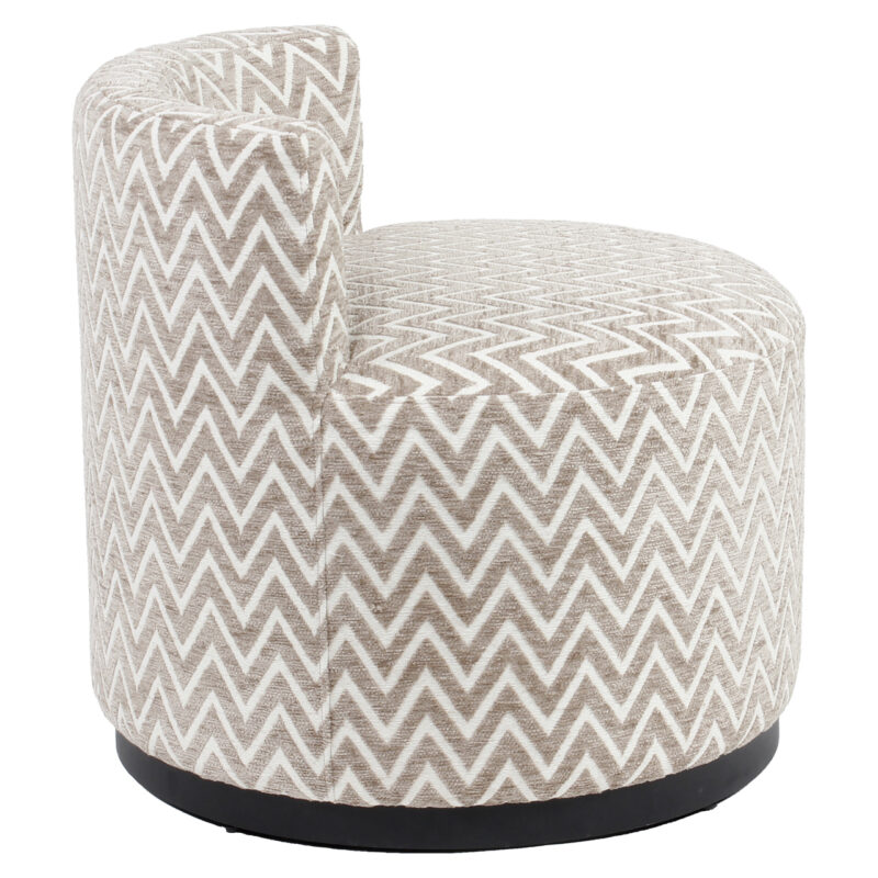 Perspectief van lounge stoel Franny sand chevron, compact en comfortabel