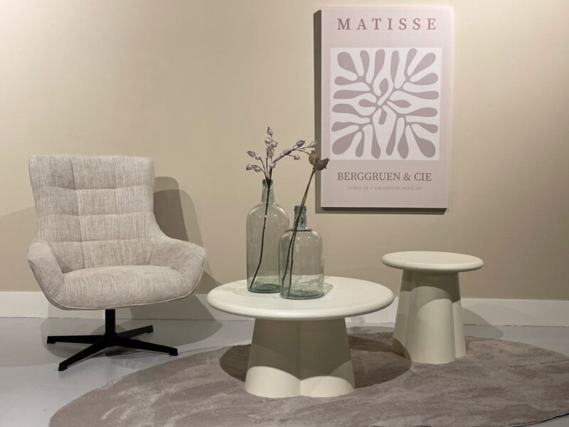 Afgeplat perspectief van de Brix Clubs Sandy salontafel met beige kleur