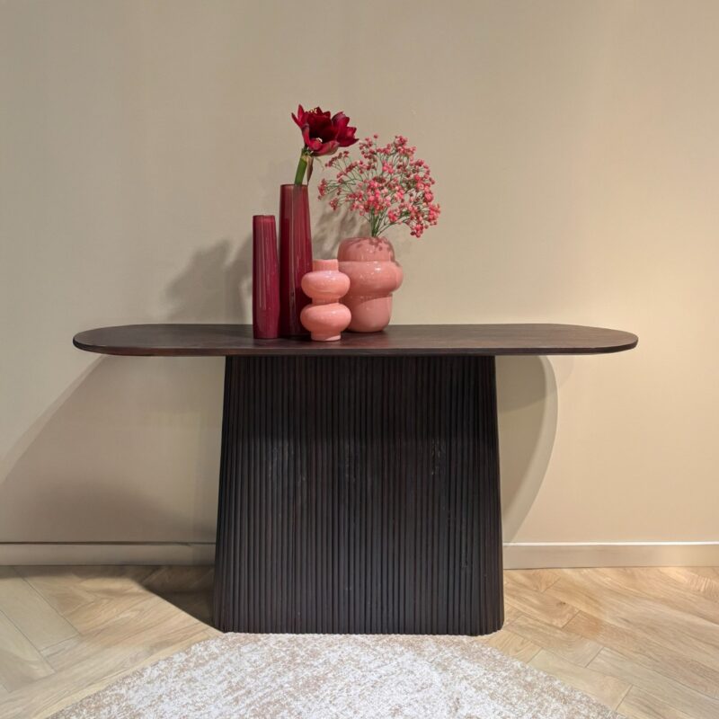 Middenpoot van de Salvator Walnut tafel in bruin mangohout