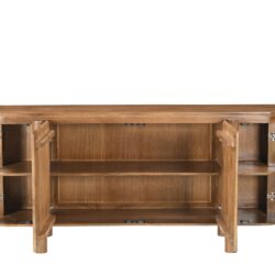 Salano 170 cm kast in natuurlijk hout in een woonkamer