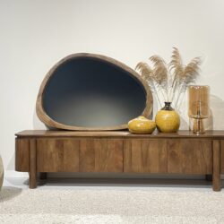 Salano 210 cm kast in natuurlijk hout met subtiele details