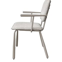 Brix Finn Beige eetkamerstoel in interieur van eetkamer