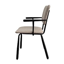 Brix Finn Black eetkamerstoel in een eetkamerinterieur