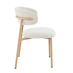 Micah eetkamerstoel in een lichte eetkamer