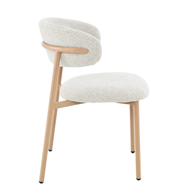 Micah eetkamerstoel in een lichte eetkamer