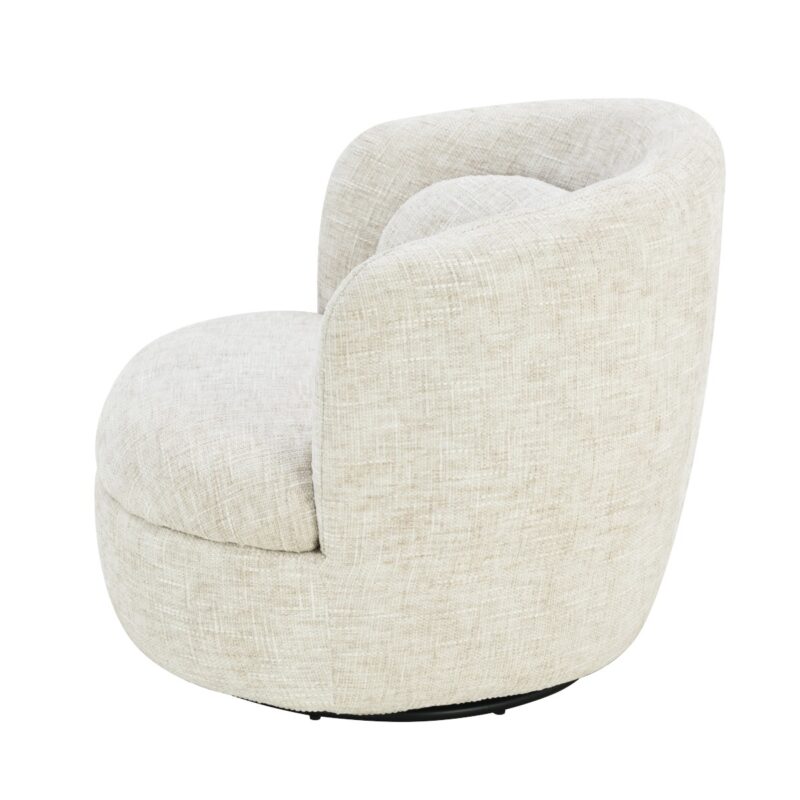 Britt Cream fauteuil in beige stof in een moderne woonkamer