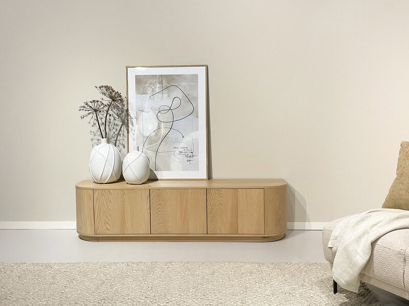 Novero 180cm TV meubel in natuurlijk eikenhout fineer met strakke lijnen