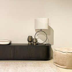 Novero Espresso 180cm kast in combinatie met andere meubelen, moderne vormgeving