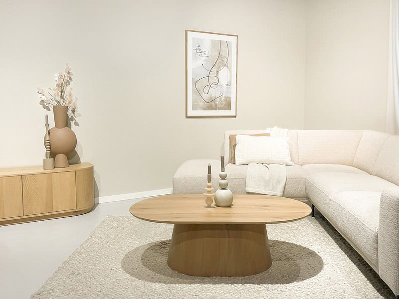 Afwerking van de Novero Oval 120cm in afgelakt eikenhout