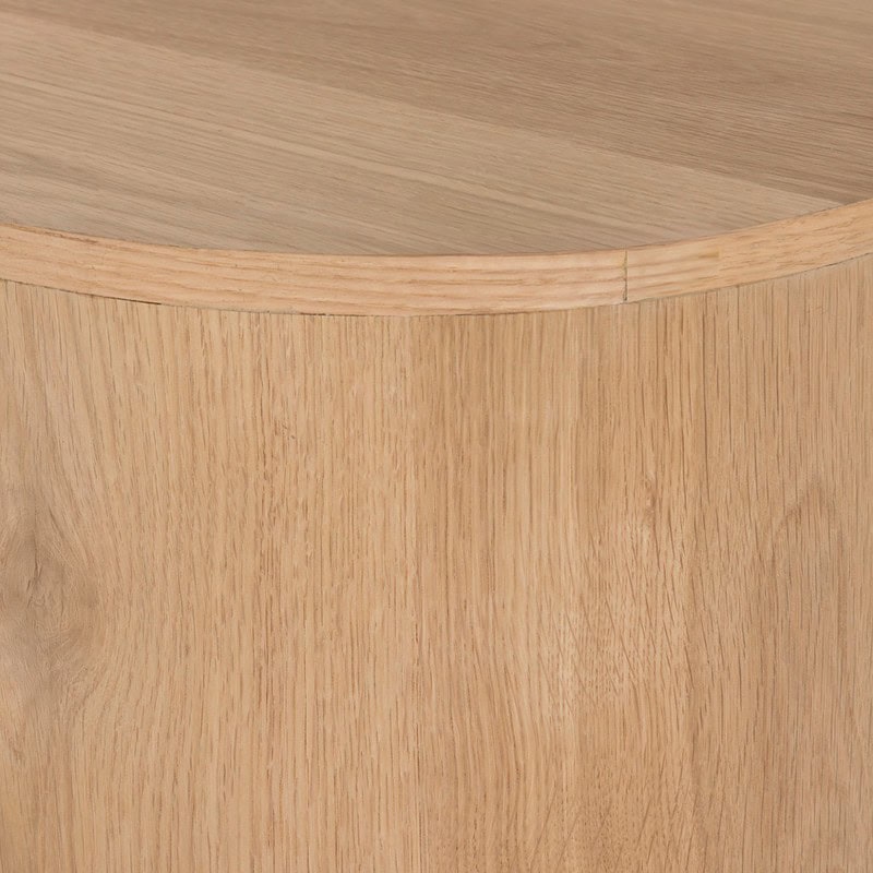 Novero Zwevend 220cm in minimalistisch interieur