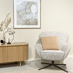 Sven Bisque Oasis draaifauteuil beige stof gecoat staal van rechts