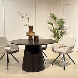 Detail van de bruine afwerking op de Novero Espresso eetkamertafel