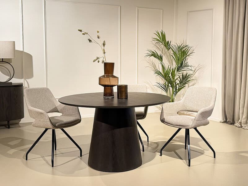 Detail van de bruine afwerking op de Novero Espresso eetkamertafel