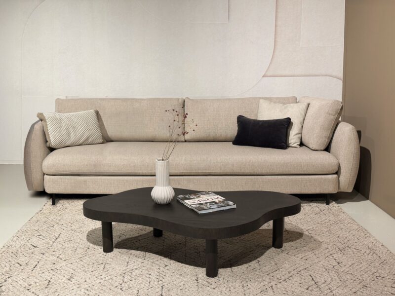 Tobago Espresso salontafel in bruin eikenhout fineer met strakke lijnen