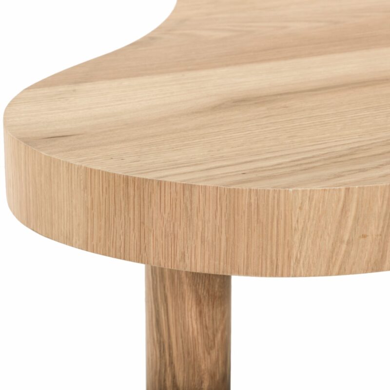 Tobago 135cm salontafel met verschillende lichtinval, natuurlijk hout