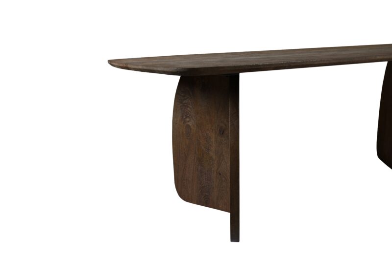 Perspectief van onder op de Trevor eettafel in bruin mangohout