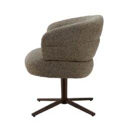 Blake Desert eetkamerstoel in een interieur, bruin en comfortabel