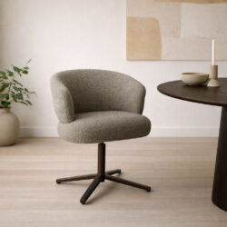 Gecoat staal onderstel van de Blake Desert eetkamerstoel, bruin en verfijnd