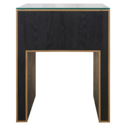 Bloomville nachtkastje in slaapkamerinterieur met bed en gordijnen