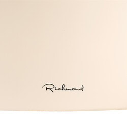 Zachte beige muur met handgeschreven tekst "Richmond" in zwart, ideaal voor interieurdecoratie en meubelontwerp.