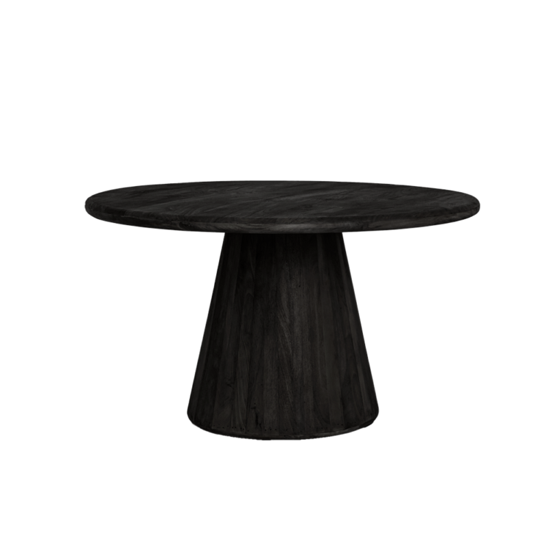 Detail van de eetkamertafel in zwart, New Vintage stijl