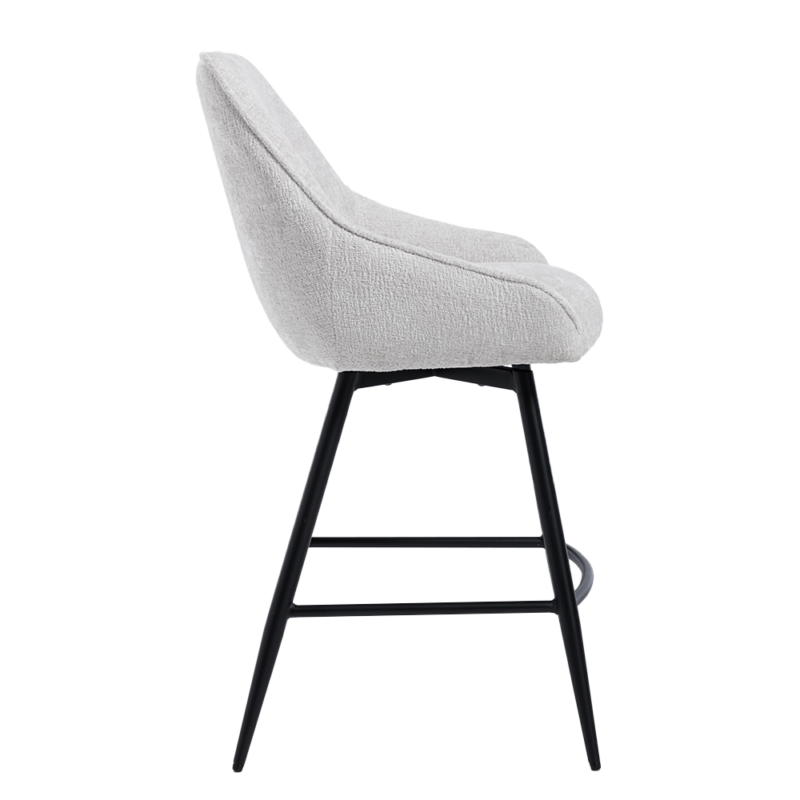 Trino barstoel in interieur met witte Trenza 04 stof en zwart poedercoating