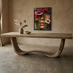 Eettafel van suarhout met een opvallende, artistieke houten poot, perfect voor een moderne en natuurlijke interieurstijl. Handgemaakt en duurzaam design door Mokana.