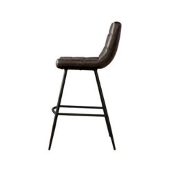 Navarra barstool in interieur, cognac stof, zwarte frame