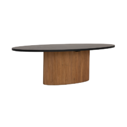 Detail van het ovaal eetkamertafel in recycled teak