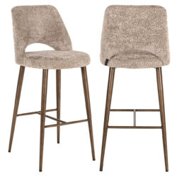 Detail van de handgemaakte armleuning van de Barstoel Delphine lovely nature fire retardant