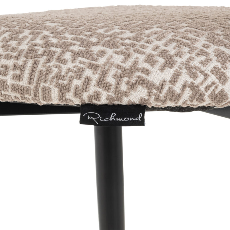 Barstoel Dantes vanuit een andere hoek, zwart en natural geo-stof