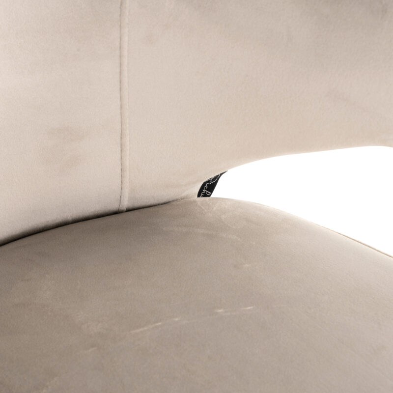 Eetkamerstoel Xandra khaki velvet in gebruik