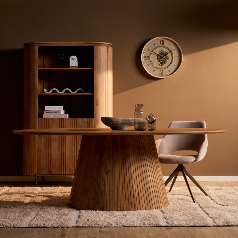 Detaillering van de poot van de eettafel Solana