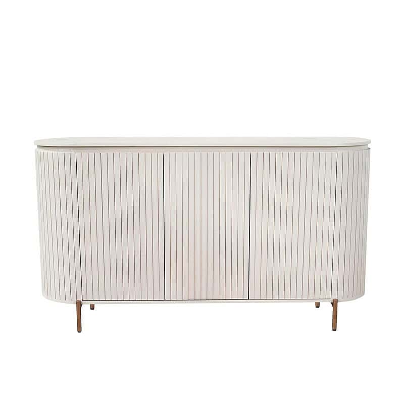 Moderne witte houten buffetkast met verticale lamellen, ideaal voor woonkamer of eetkamer, biedt opbergruimte en stijlvolle uitstraling.