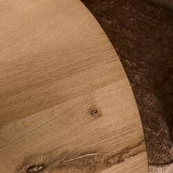 Eiken eettafel Ferris, ronde 110 cm, naturel afwerking, perfect voor moderne eetkamers. Gemaakt van hoogwaardig eikenhout voor duurzaamheid en stijl.