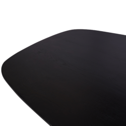 Eettafel Ferris in combinatie met stoelen en wandkast