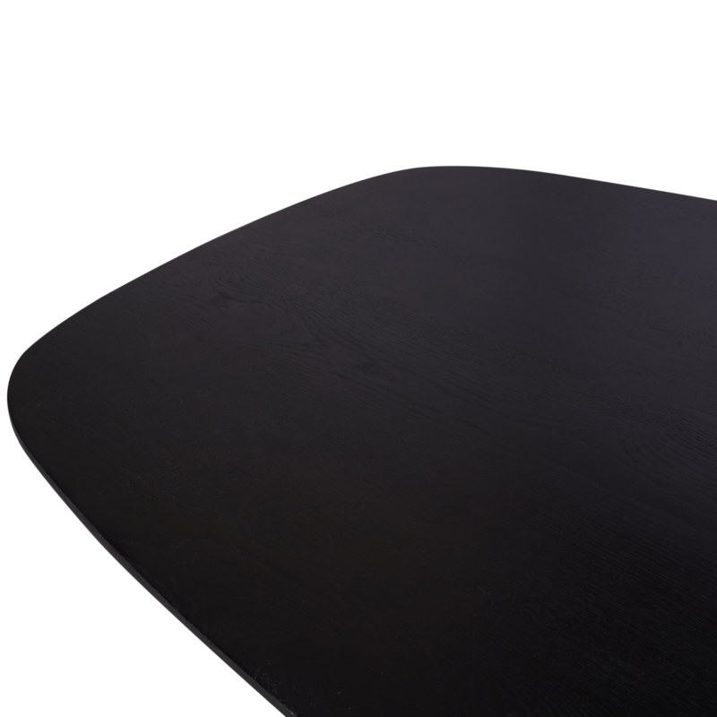 Eettafel Ferris in combinatie met stoelen en wandkast