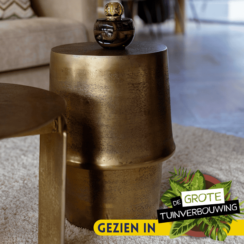Glamouruze bijzettafel van 30 cm hoogte, ideaal voor moderne woonruimtes en decoratie. Perfect als stijlvolle toevoeging naast banken of stoelen voor een elegante uitstraling.