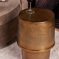 Stijlvolle Glamor bijzettafel van 30 cm met een metallic afwerking, perfect voor moderne woonruimtes en als decoratief accent naast banken of stoelen.
