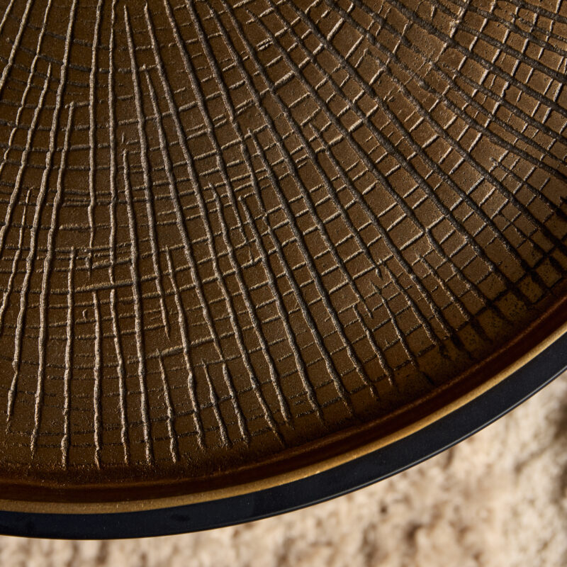 Salontafelset Julie in interieur, aluminium tafelbladen met koperkleur