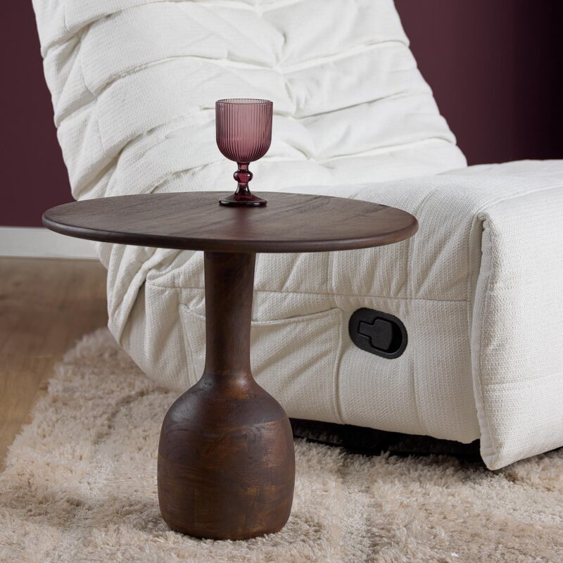 Detail bijzettafel Donna brown mangohout