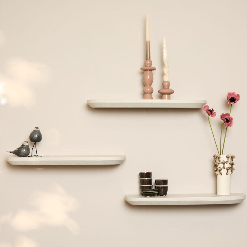 Textuur van het mangohout op de Gusta wandplank