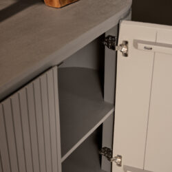 Dressoir Solana taupe van rechts