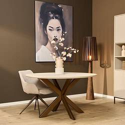 Eettafel Madison Sand | 150 cm Moderne eettafel Madison Sand van 150 cm breed, perfect voor gezellige diners en bijeenkomsten, gecombineerd met comfortabele stoelen en stijlvolle decoratie.