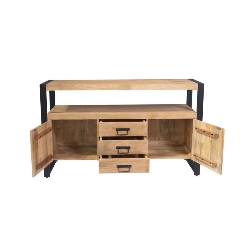 Dressoir Britt in interieur, woonserie Britt, mangohout en metalen frame
