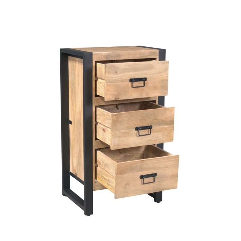 Halkast Britt in een woonkamer, met een industriële touch