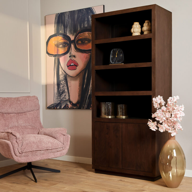 Boekenkast Brussel Brown, mangohout, bruine finish, stijlvol design