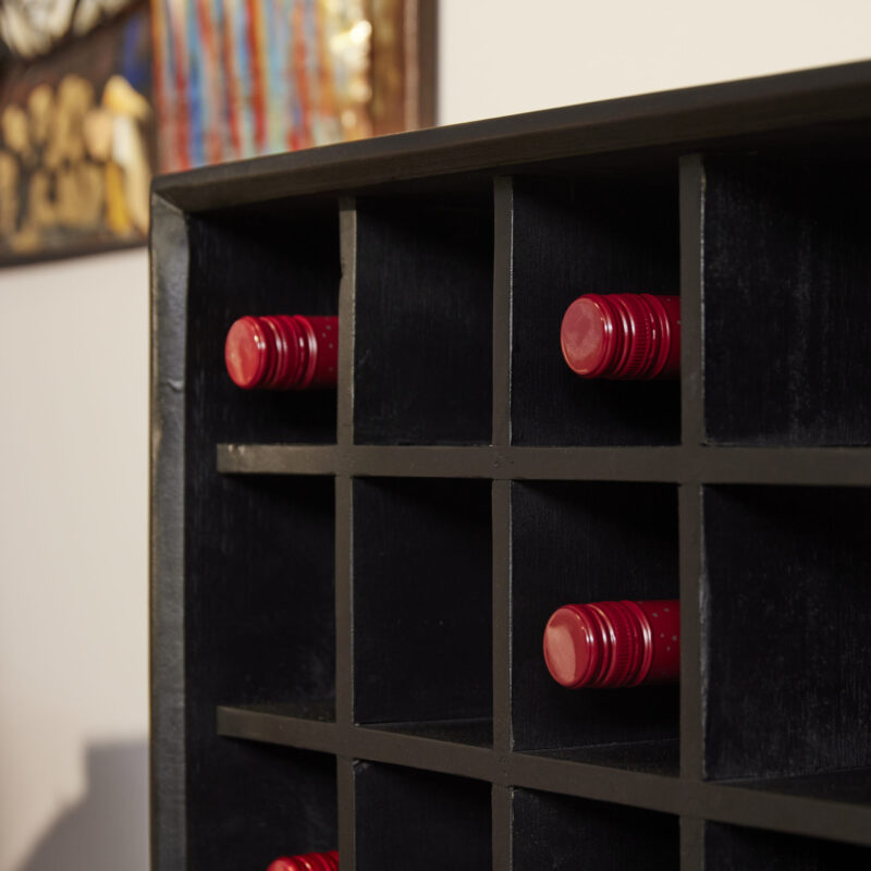 Wijnkast Madison Black vanaf boven, woonserie