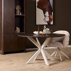 Moderne eettafel Madison in bruin met zandkleurige poten, 130 cm breed, perfect voor gezellige maaltijden en bijeenkomsten in een stijlvolle eetkamer.