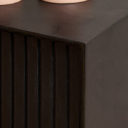 Zwevend tv-meubel in interieur, woonkamer